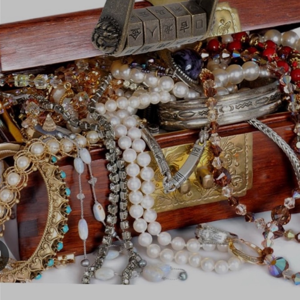 FREE SHIPPING 5 Item Jewelry Mystery Box